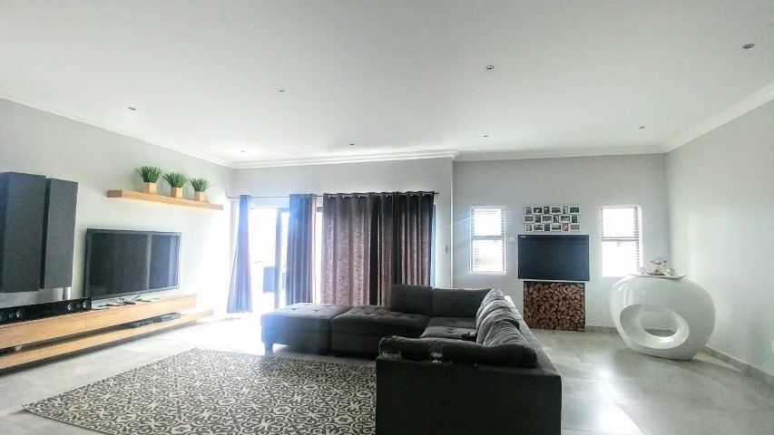 To Let 4 Bedroom Property for Rent in Parklands North Western Cape
